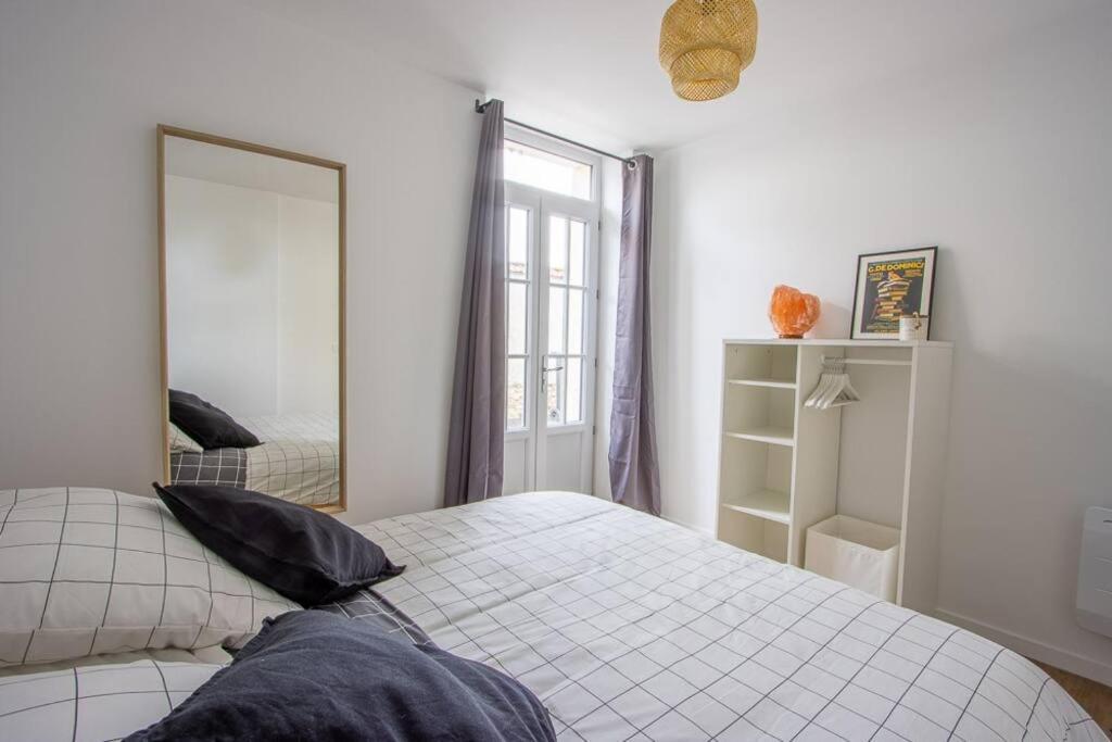 Appartement Avec Terrasse Et Parking, A Meaux Exterior photo
